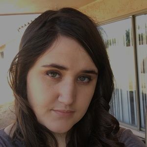 Meet your Posher, Caitlyn